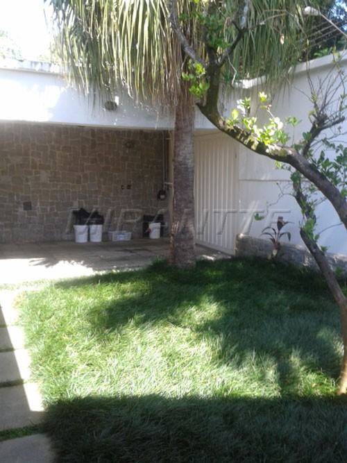 Terreno de 828m² em Jardim Floresta