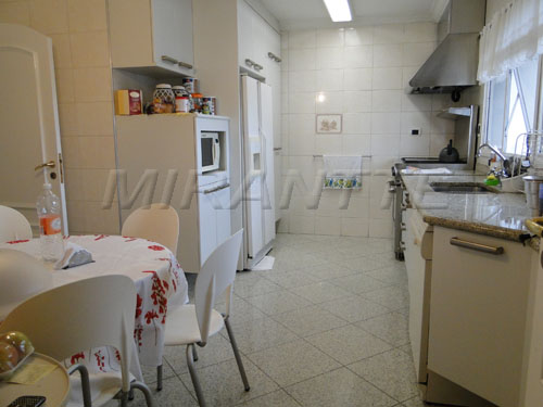Cobertura de 425m² com 4 quartos em Água Fria