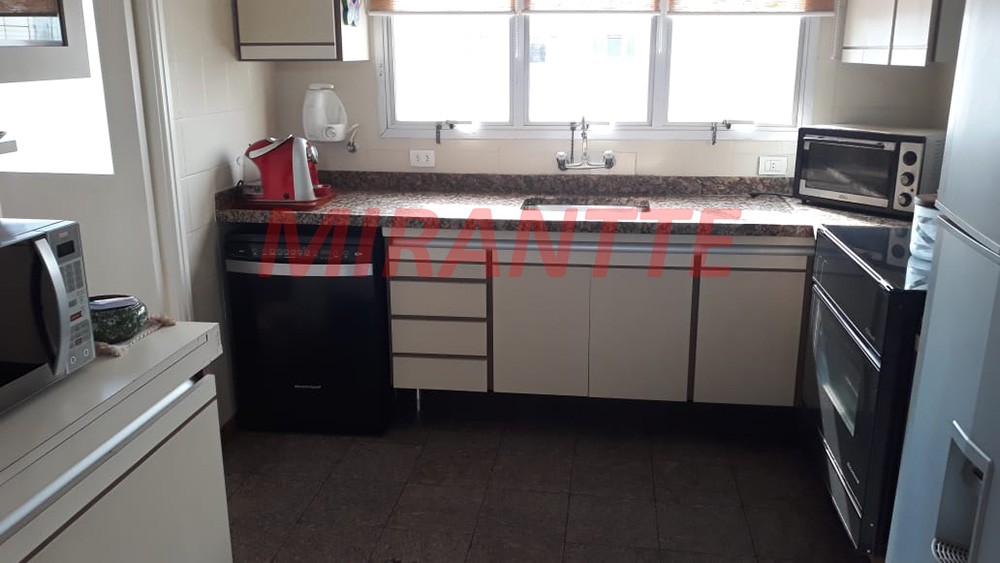 Apartamento de 164m² com 3 quartos em Água Fria