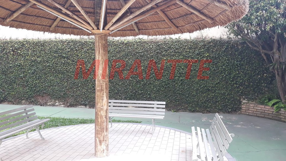Apartamento de 164m² com 3 quartos em Água Fria