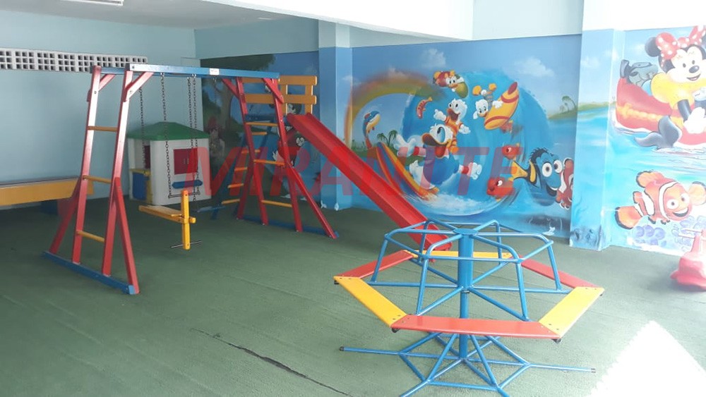 Apartamento de 164m² com 3 quartos em Água Fria