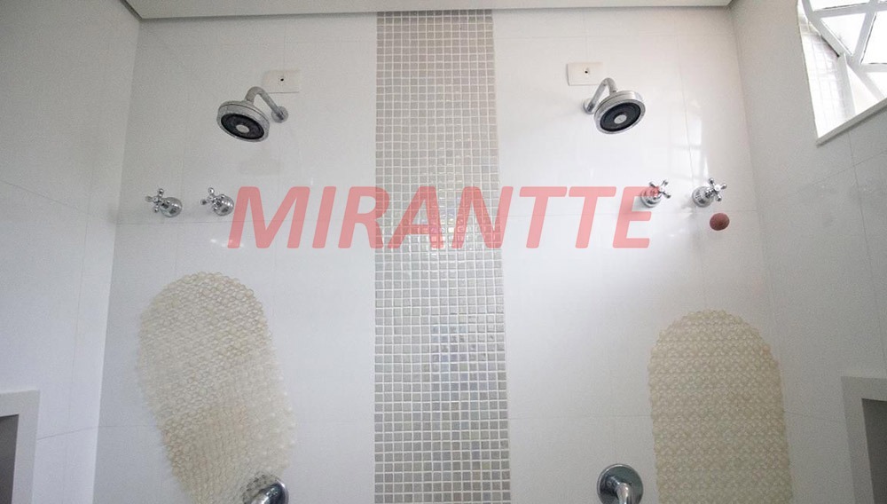Sobrado de 299m² com 4 quartos em Barro Branco