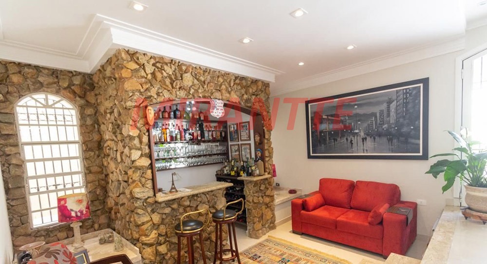 Sobrado de 299m² com 4 quartos em Barro Branco