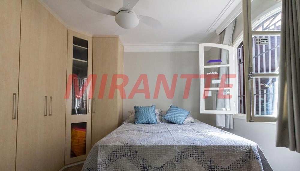 Sobrado de 299m² com 4 quartos em Barro Branco