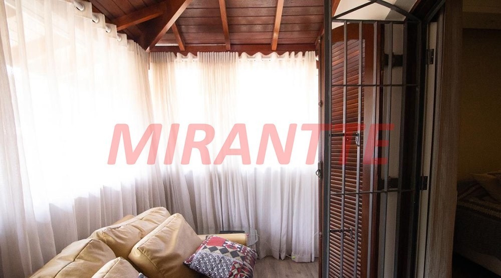 Sobrado de 299m² com 4 quartos em Barro Branco