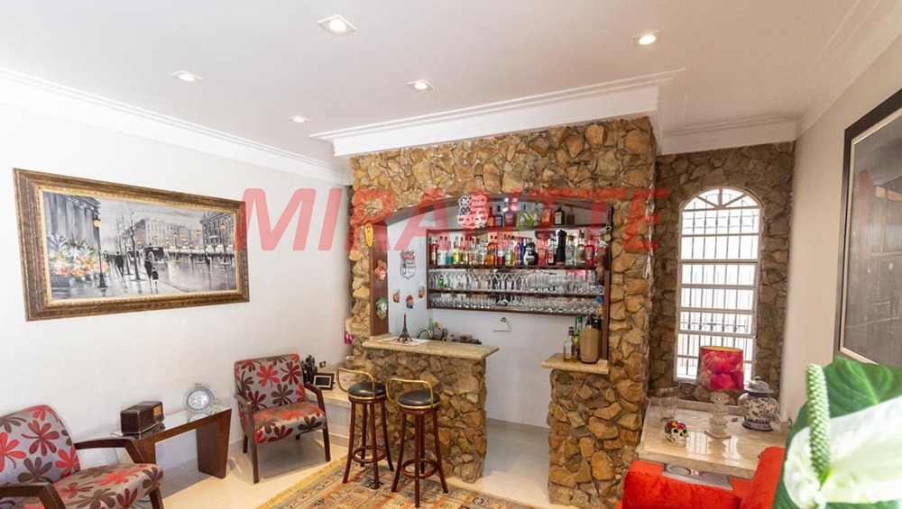 Sobrado de 299m² com 4 quartos em Barro Branco