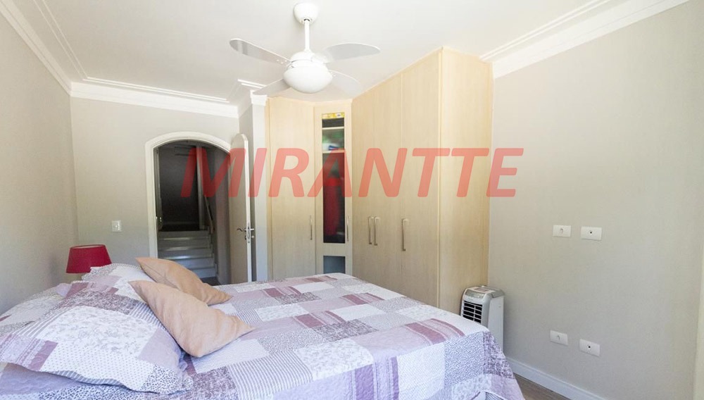 Sobrado de 299m² com 4 quartos em Barro Branco