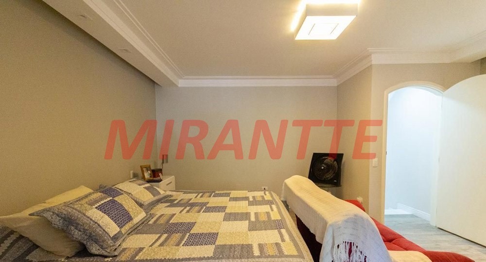 Sobrado de 299m² com 4 quartos em Barro Branco