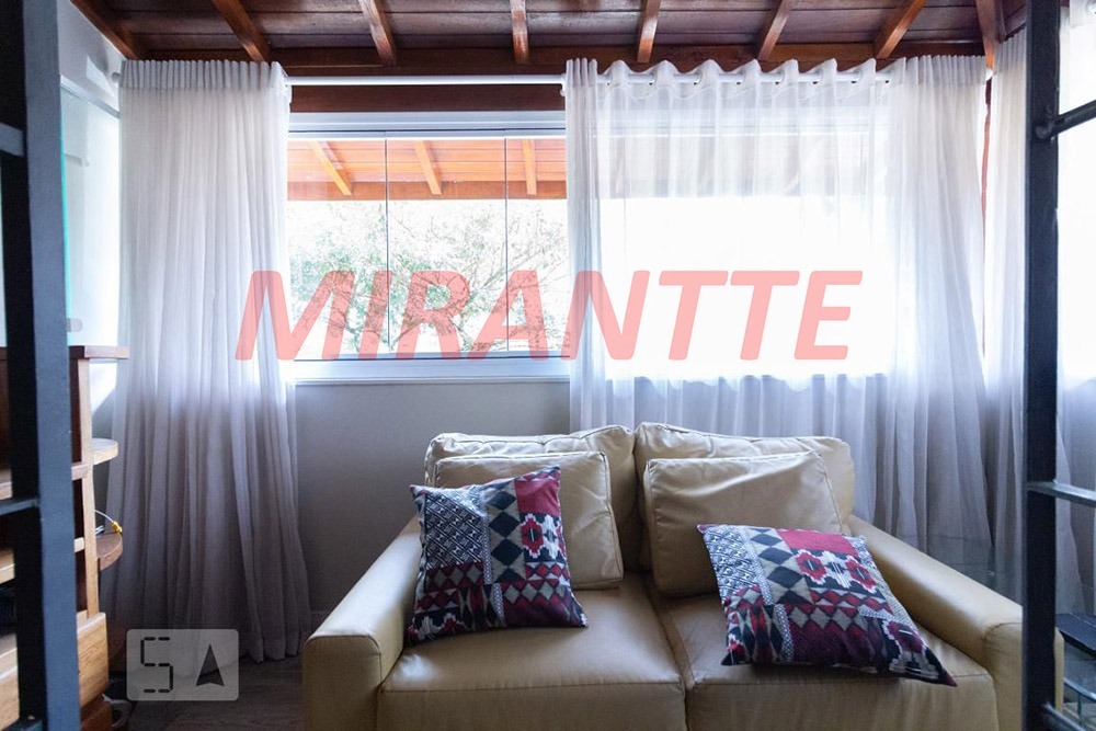 Sobrado de 299m² com 4 quartos em Barro Branco