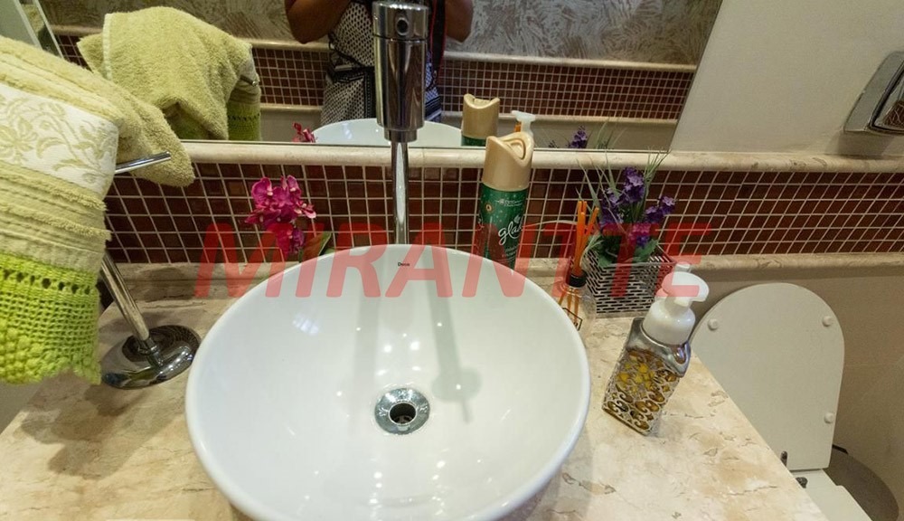 Sobrado de 299m² com 4 quartos em Barro Branco