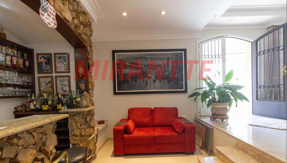 Sobrado de 299m² com 4 quartos em Barro Branco