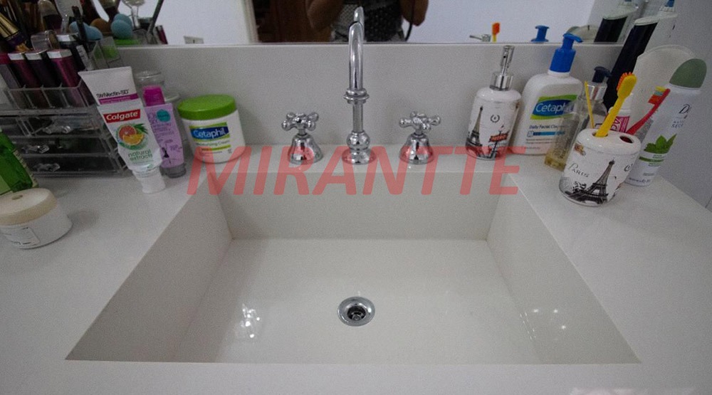 Sobrado de 299m² com 4 quartos em Barro Branco