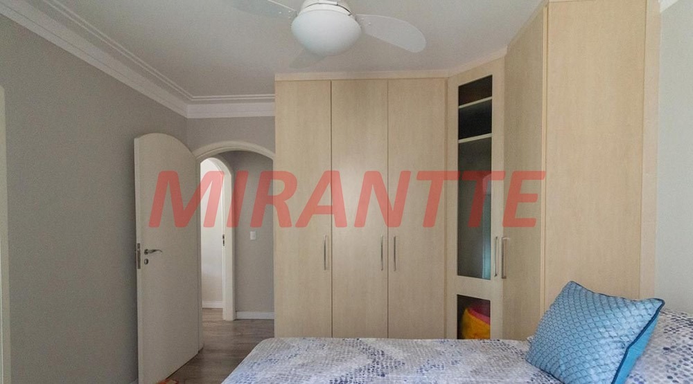 Sobrado de 299m² com 4 quartos em Barro Branco