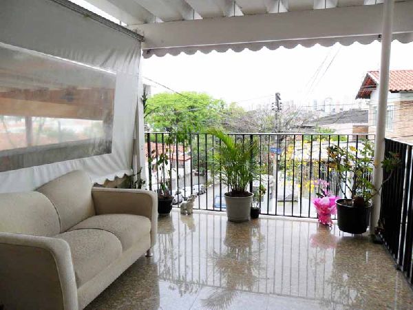 Sobrado de 180m² com 3 quartos em Jardim França