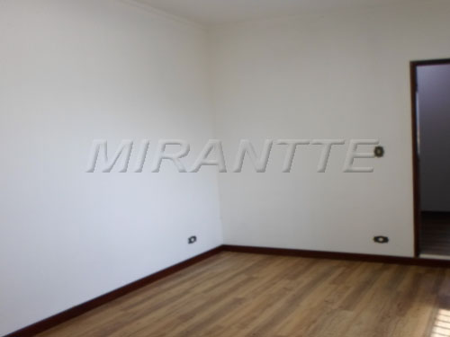 Sobrado de 400m² com 3 quartos em Santana