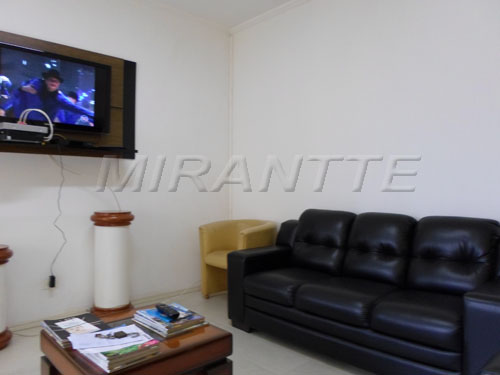 Sobrado de 400m² com 3 quartos em Santana