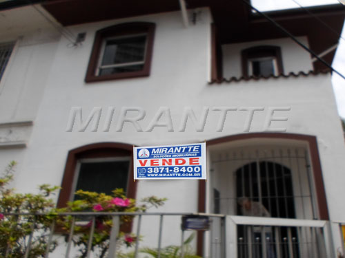 Sobrado de 400m² com 3 quartos em Santana