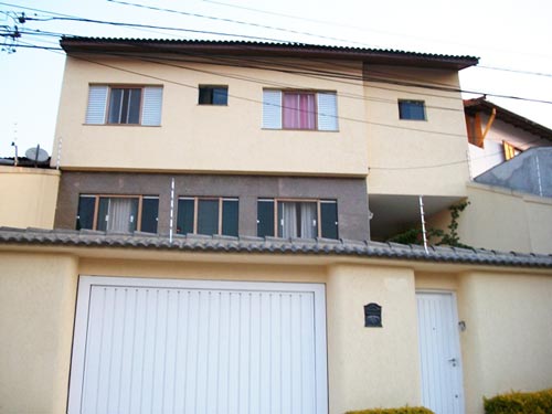 Sobrado de 216m² com 3 quartos em Tremembe