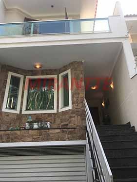 Sobrado de 149m² com 4 quartos em Tremembe