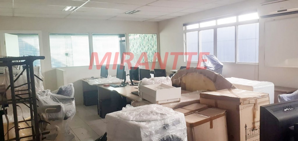 Comercial de 350m² em Santana