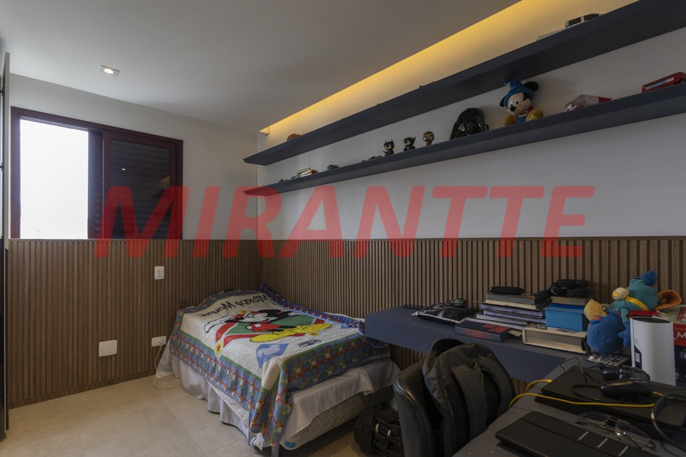Apartamento com 3 quartos em Santana