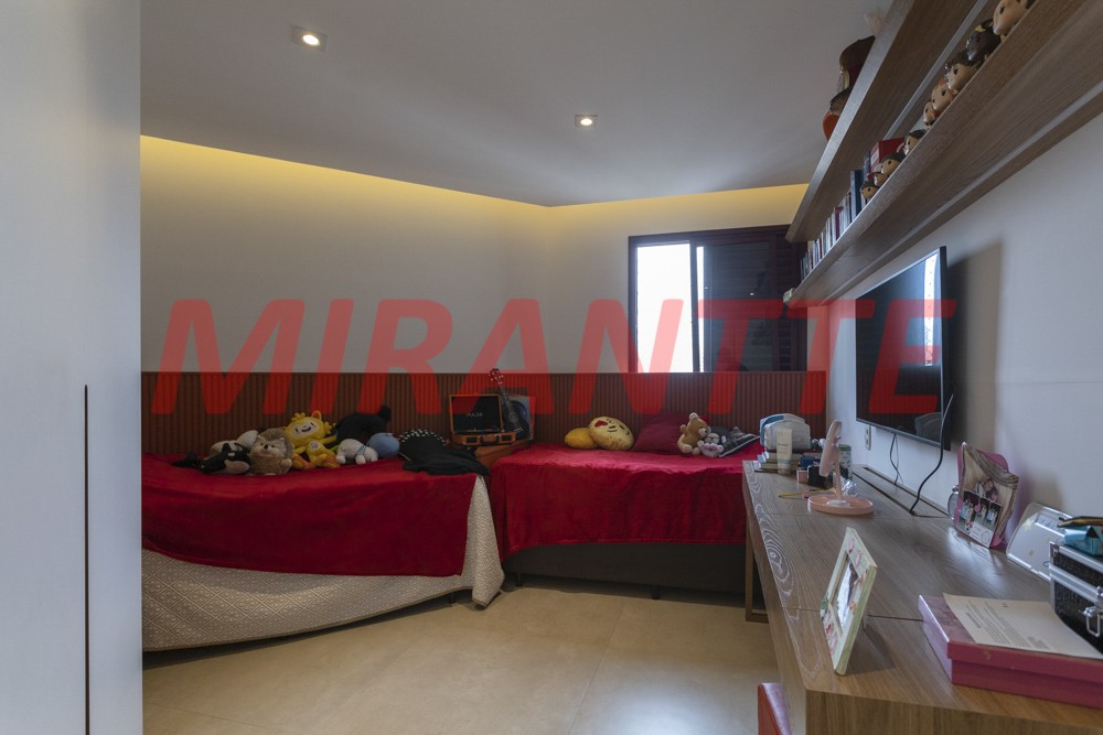 Apartamento com 3 quartos em Santana