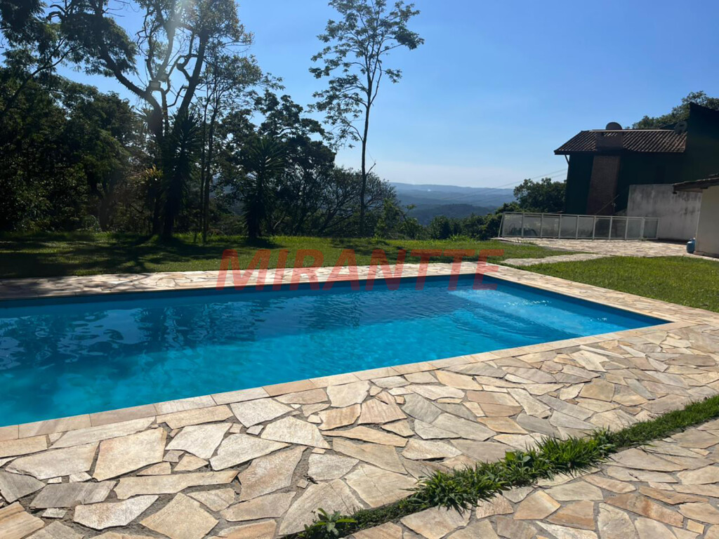 Casa terrea de 250m² com 3 quartos em Serra da Cantareira
