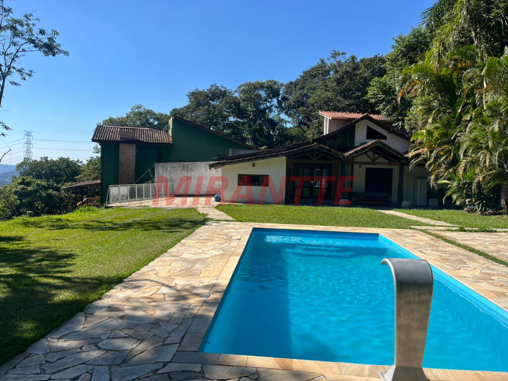 Casa terrea de 250m² com 3 quartos em Serra da Cantareira