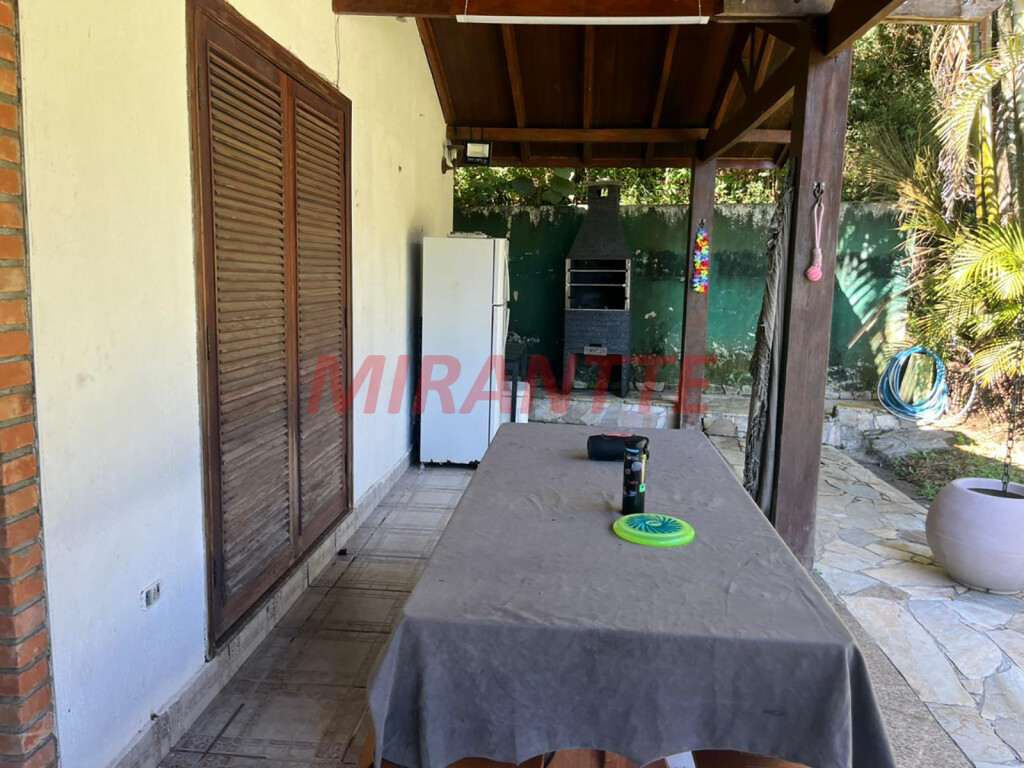 Casa terrea de 250m² com 3 quartos em Serra da Cantareira