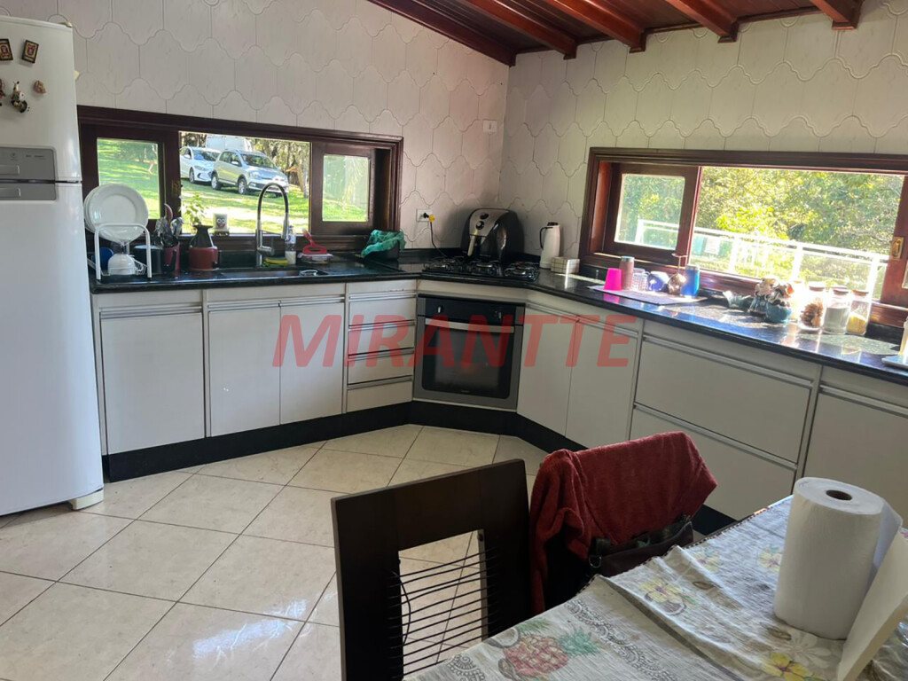 Casa terrea de 250m² com 3 quartos em Serra da Cantareira