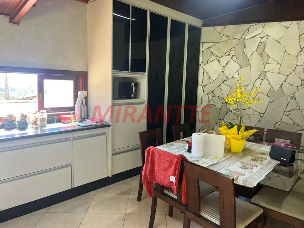 Casa terrea de 250m² com 3 quartos em Serra da Cantareira