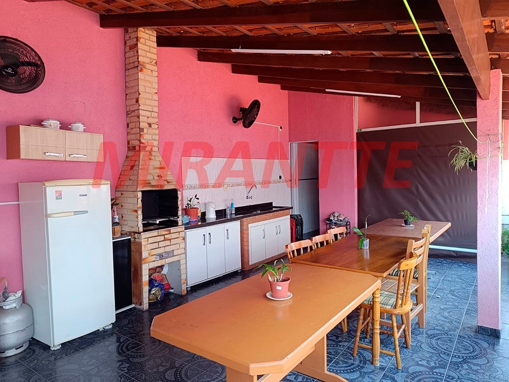 Casa terrea de 100m² com 5 quartos em Vila Nilo