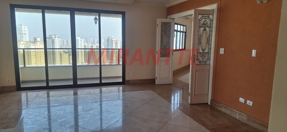 Apartamento de 245m² com 4 quartos em Água Fria
