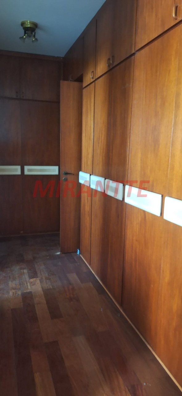Apartamento de 245m² com 4 quartos em Água Fria