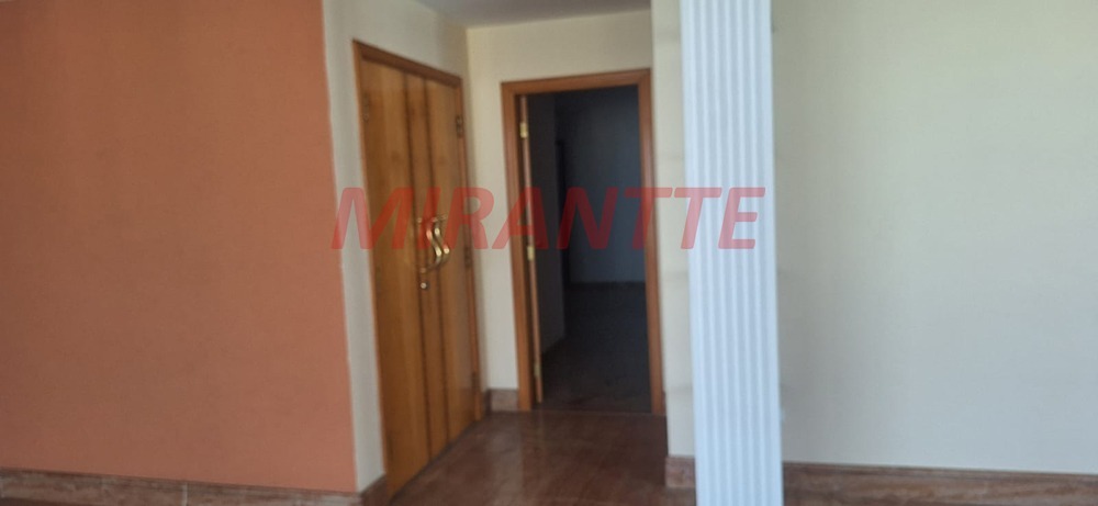 Apartamento de 245m² com 4 quartos em Água Fria