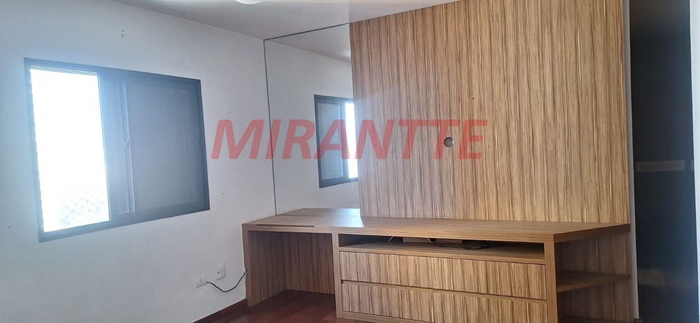 Apartamento de 245m² com 4 quartos em Água Fria