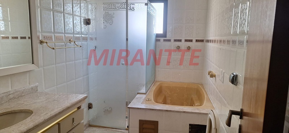 Apartamento de 245m² com 4 quartos em Água Fria