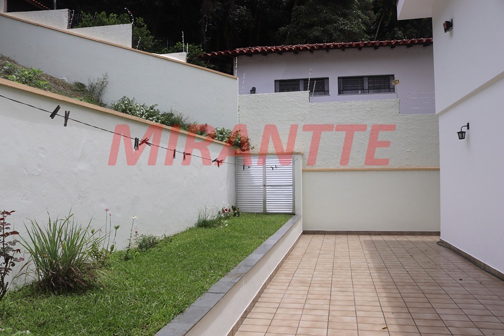 Sobrado de 262m² com 4 quartos em Horto Florestal