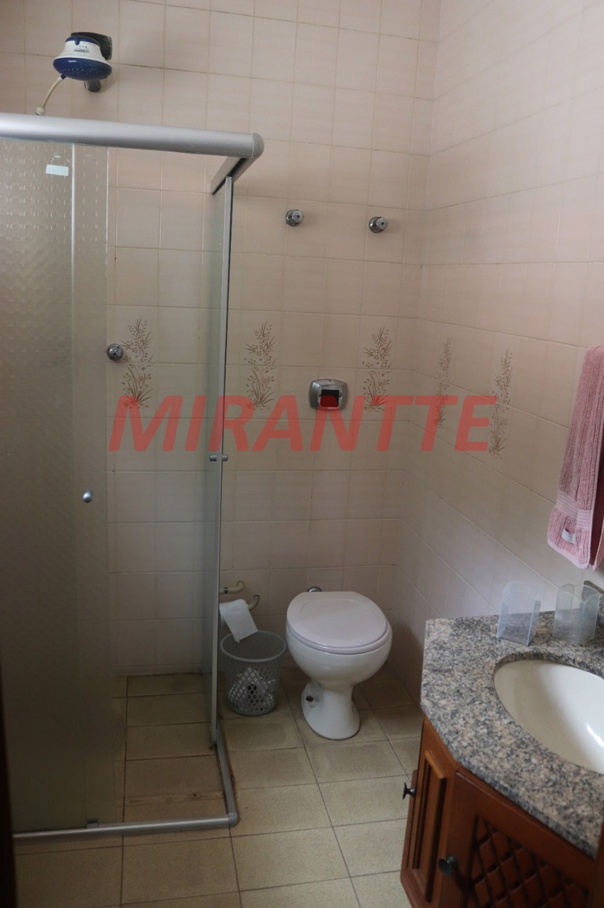 Sobrado de 262m² com 4 quartos em Horto Florestal