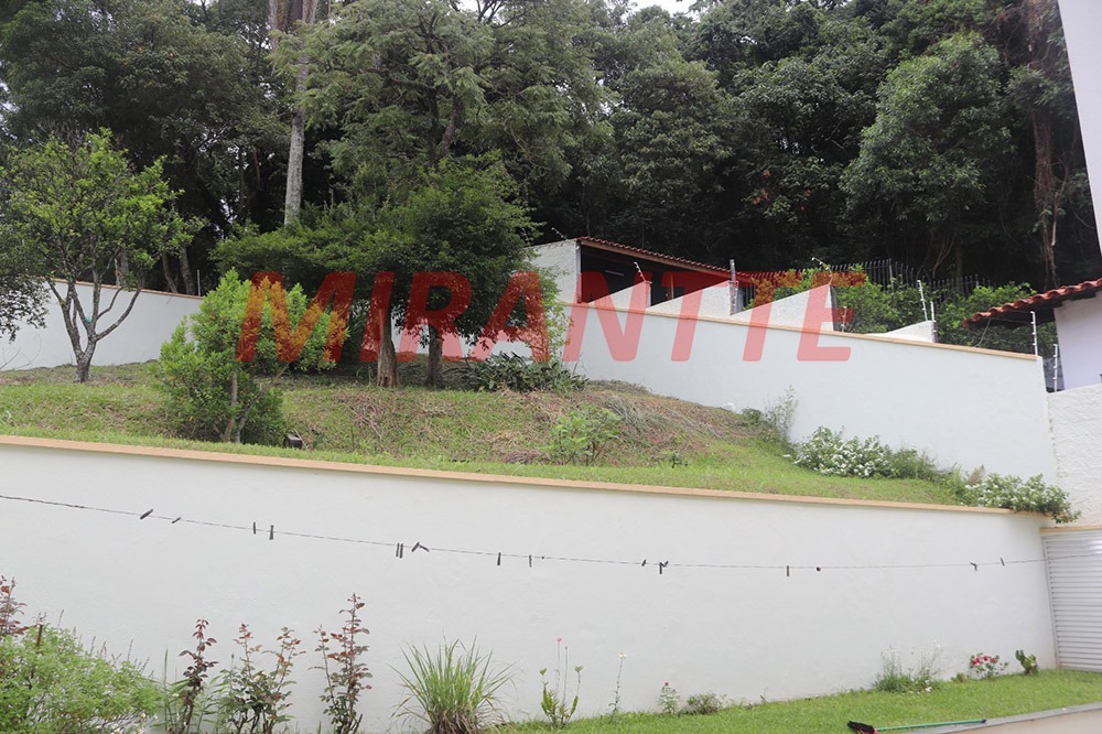 Sobrado de 262m² com 4 quartos em Horto Florestal