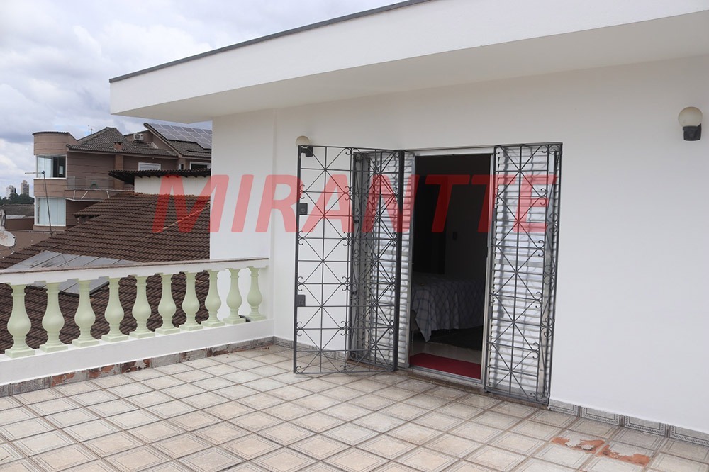 Sobrado de 262m² com 4 quartos em Horto Florestal