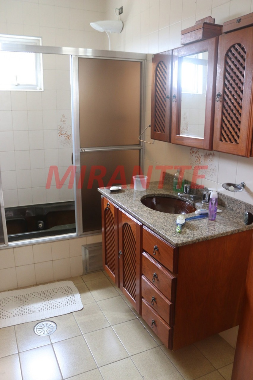 Sobrado de 262m² com 4 quartos em Horto Florestal