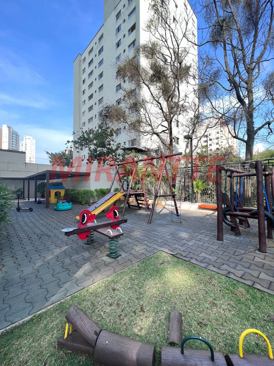 Apartamento de 140m² com 3 quartos em Santa Teresinha