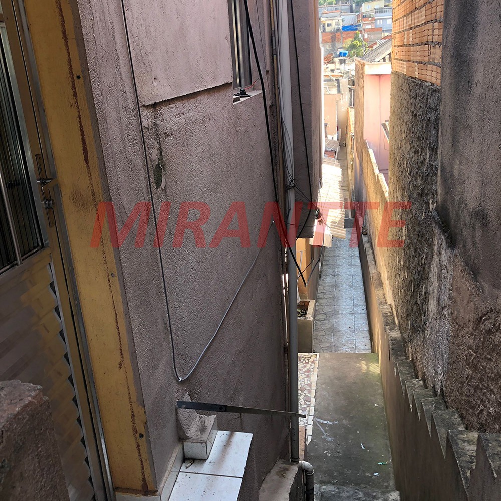 Cond. fechado de 126m² com 8 quartos em Imirim