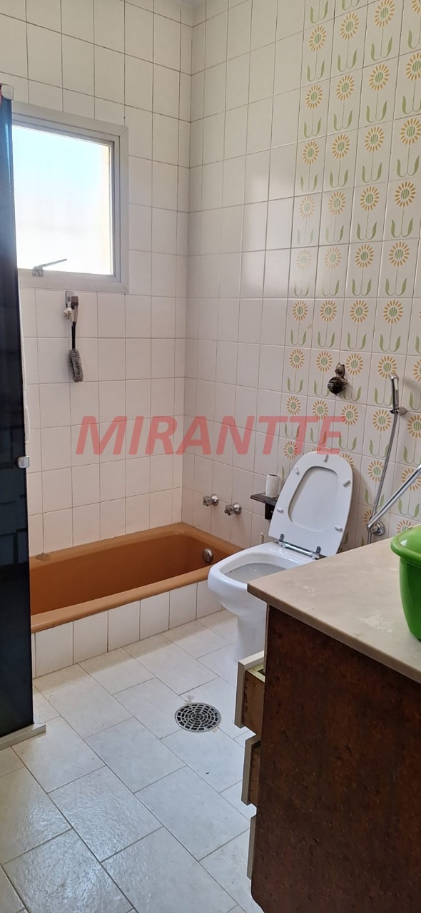 Sobrado de 239m² com 3 quartos em Jardim Bibi