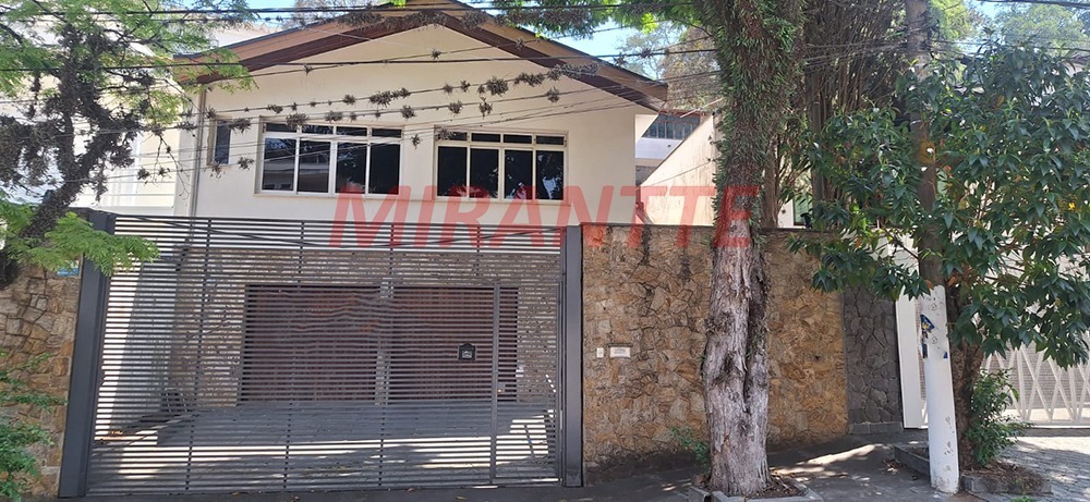 Sobrado de 239m² com 3 quartos em Jardim Bibi