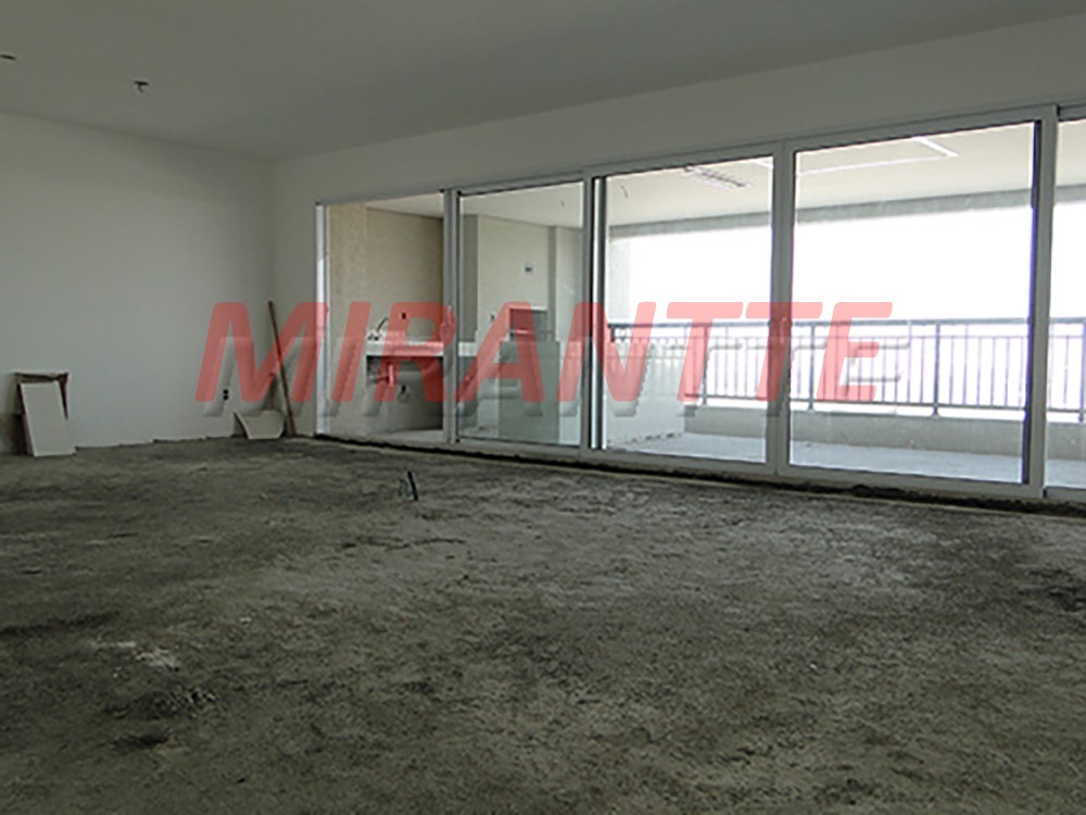 Apartamento de 297m² com 4 quartos em Vila Ester