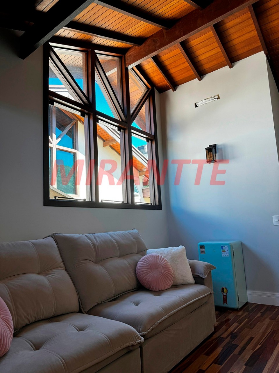 Cond. fechado de 334.5m² com 3 quartos em Tremembe