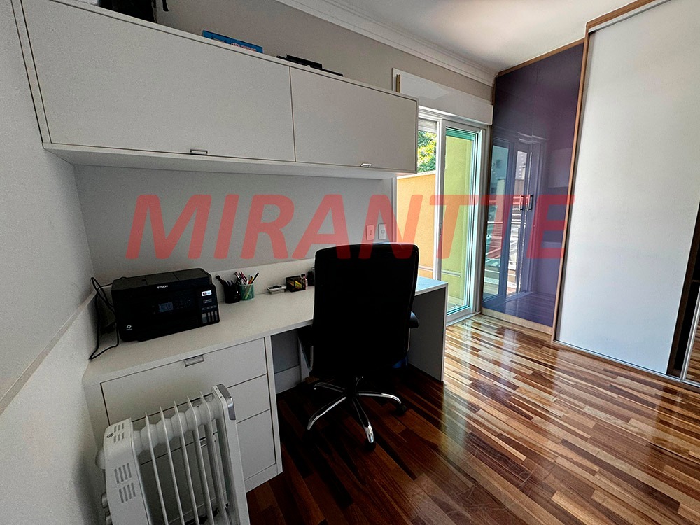 Cond. fechado de 334.5m² com 3 quartos em Tremembe