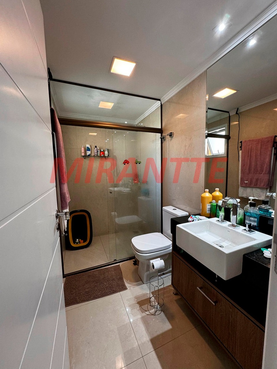 Cond. fechado de 334.5m² com 3 quartos em Tremembe